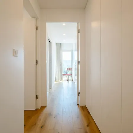 Park River Apartment *